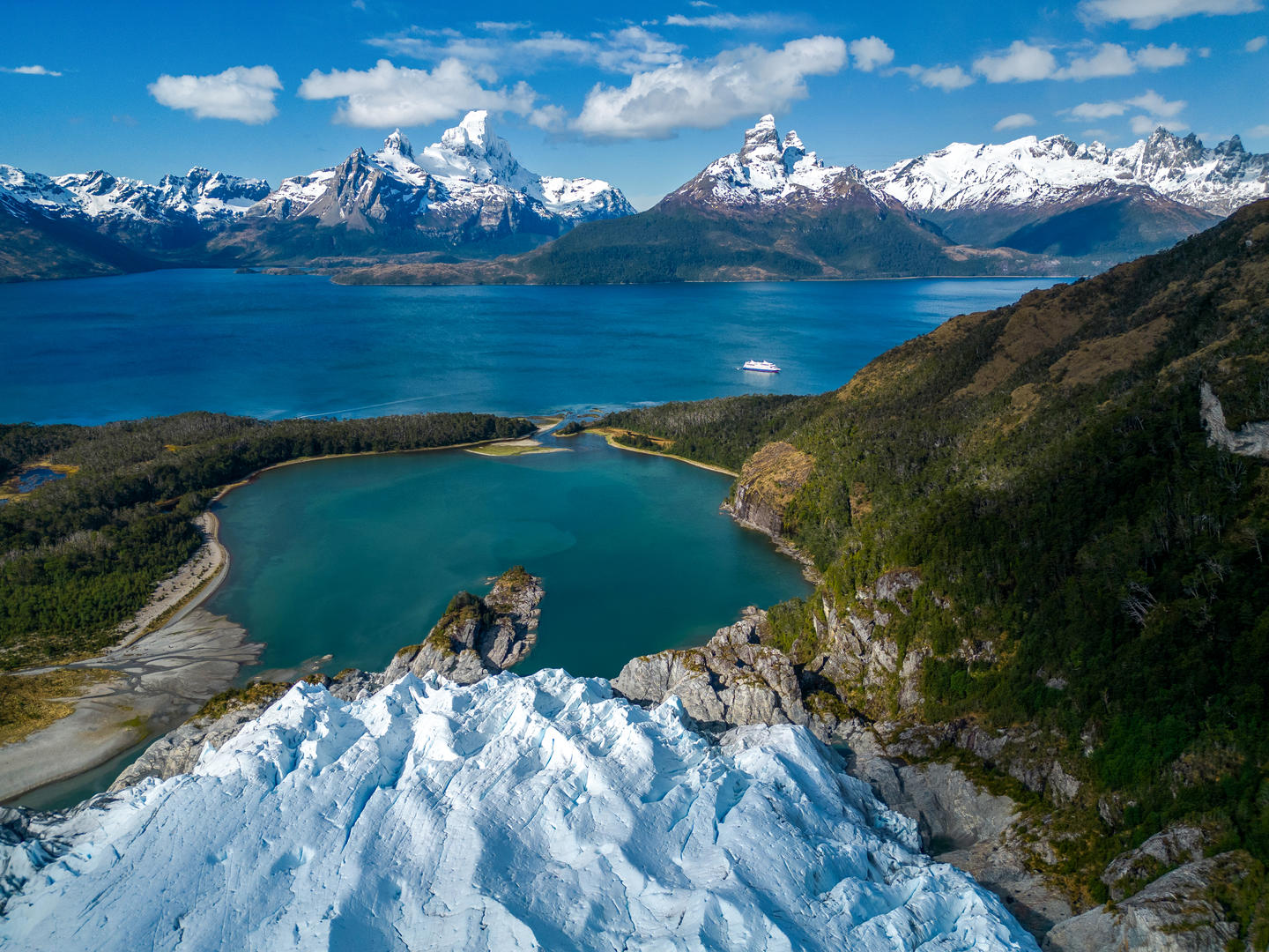 Patagonien kryssning N - 4n - M/V Ventus Australis - A cabin