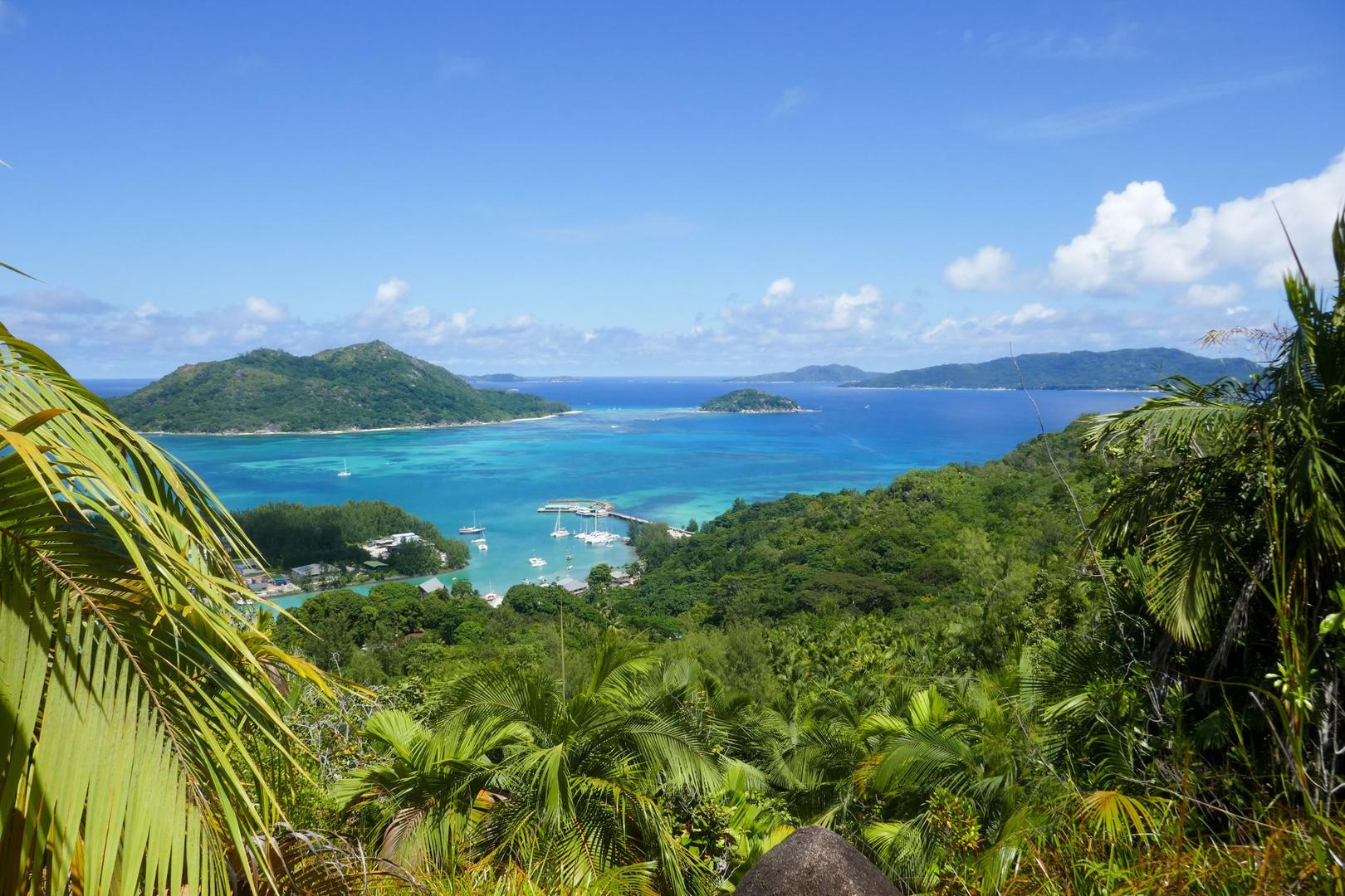 Heldag på öarna Praslin och La Digue