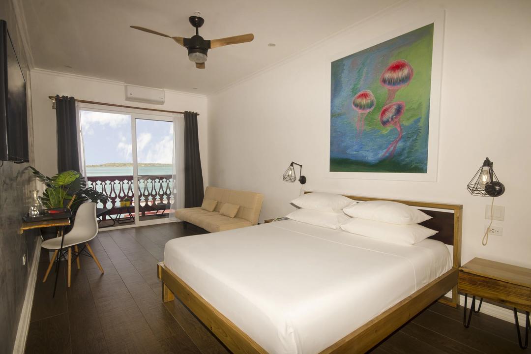 Colon Islandimage - 1