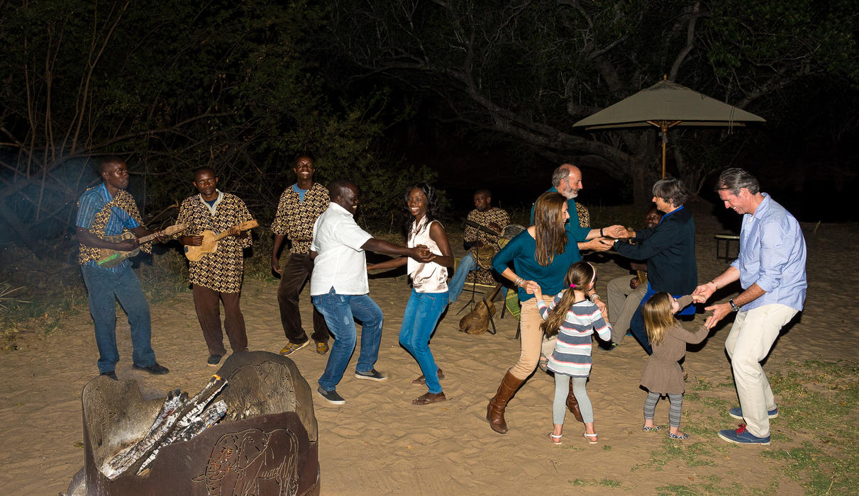 Guests dancing with the Munjile Band