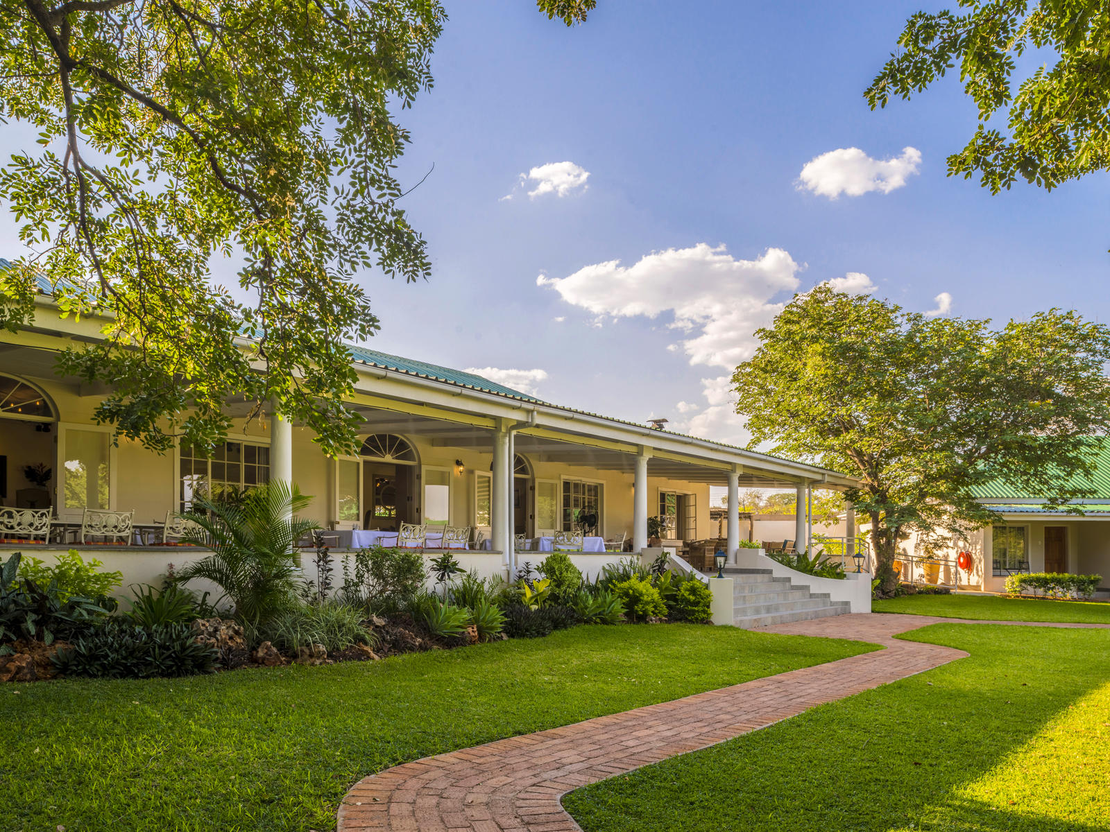 Simbabwe | Batonka Guest Lodge – Victoria Falls (Zimbabwe) | DIAMIR