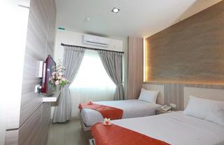 https://www.facebook.com/hotelBBCSENGKANG/photos/a.354939208002649/354939804669256/?type=3&theater