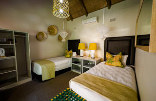 Explorers Village Standard Twin Room