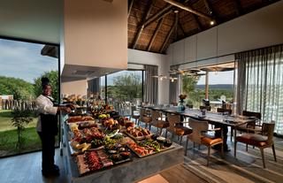 Sarili Harvest Table