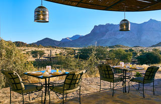 Outside-Breakfast-Setup-Hohenstein-Lodge