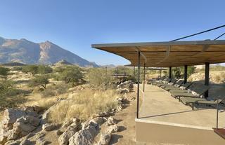 Pool-Loungers-Hohenstein-Lodge