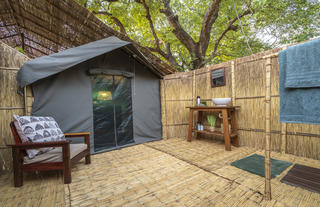 En- suite bathrooms at Gavin Opie Safaris 