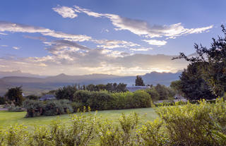 Mountain Suite - Garden View