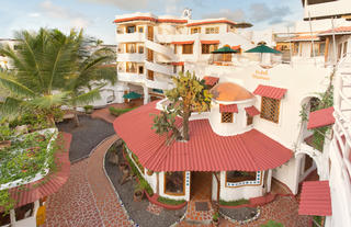 MAINAO HOTEL - Lateral view