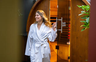 Infrared Sauna in each Retreat
