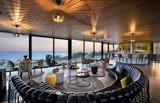 Morukuru Beach Lodge - bar and lounge upstairs