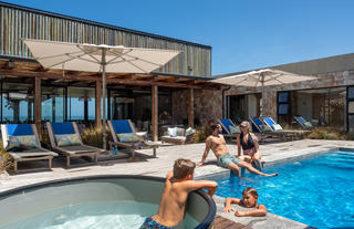 Morukuru Beach Lodge - courtyard with pool and hottub