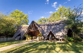 Masuwe Lodge - Main Area