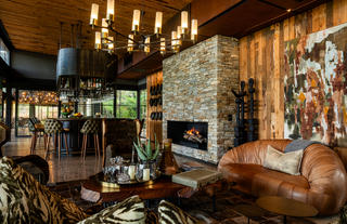 Tengile River Lodge - main area, bar & lounge