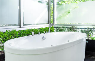 Smart Suite Room Bathtub