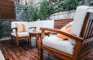 The Retreat Superior King Suite Outdoor Deck & Outdoor Shower