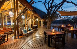 Rhino Post Safari Lodge - Main Deck