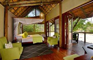 Rhino Post Safari Lodge - Bush Suites 