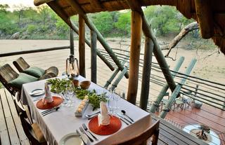 Rhino Post Safari Lodge - Dining