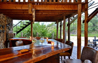 Rhino Post Safari Lodge - Lodge 