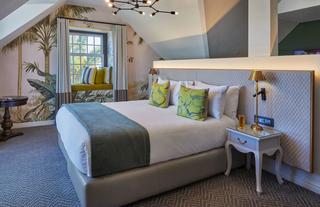 Luxury Balcony Suite