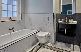 Junior Suite Bathroom