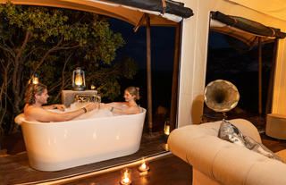 Luxury Honeymoon Tent outdoor bath