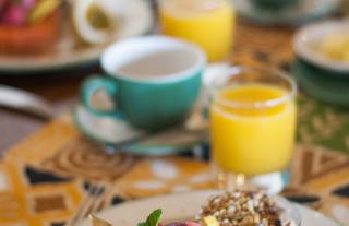 Breakfast at Ndutu Safari Lodge