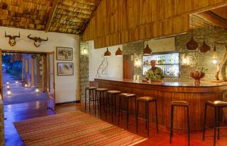 Ndutu Safari Lodge bar