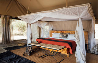 Kwihala - Guest tent room interior