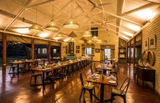 Robins Camp Restaurant Seating  