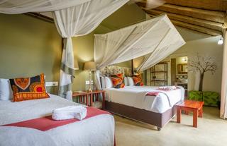 Robins Camp Acacia Triple Room