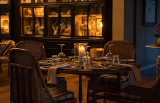 Dinner seating 