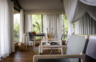 Stanley's Camp - Room interior