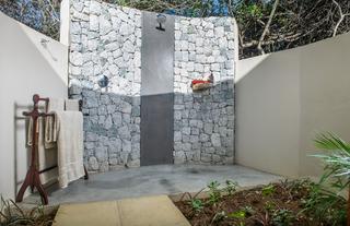 Luxury suite outdoor shower