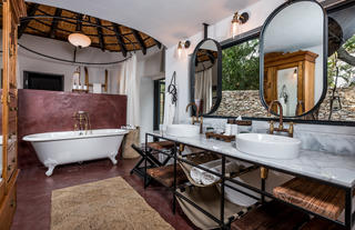 Luxury Suite Bathroom