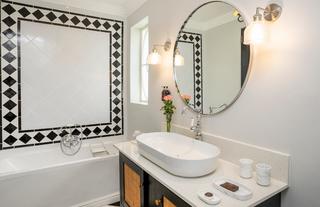 Executive Zambezi River Room bathroom