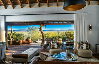 Elela Villa - Lounge deck view