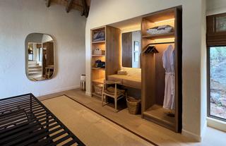 Suite Dressing Room