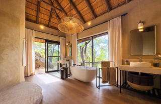 Suite Bathroom
