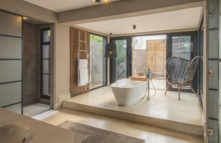 Lion Sands Ivory Lodge - Suite Bathroom