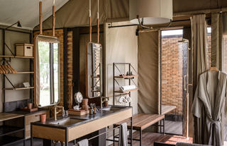 Singita Sabora Tented Camp - Bathroom in Suite
