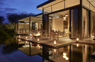 GK-Suite-Pool-Night