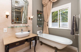 Luxury Room Lion's Head