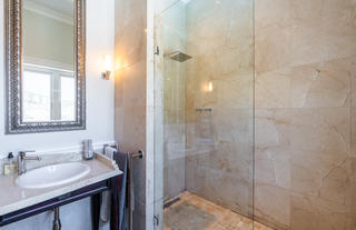 Grand Room Devil's Peak