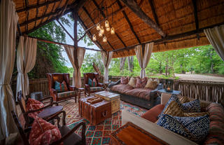 Zungulila lounge