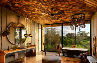 Tanzania-Grumeti-Serengeti-River-Lodge-Room-Suite-bathroom