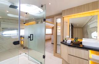 Master suite bathroom