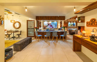 Lobby Lounge & Front Desk