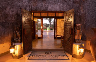 Hoyo Hoyo Safari Lodge - Entrance 1